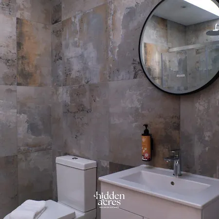 Πανσιόν Hidden Acres- With Double & Single Bed,