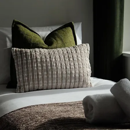 Hidden Acres- With Double & Single Bed,