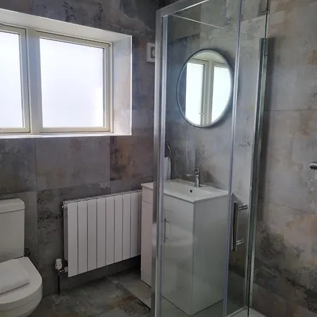 Πανσιόν Hidden Acres- With Double & Single Bed, 3*