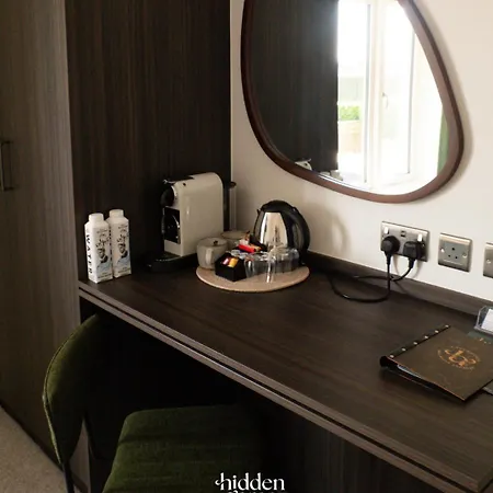 Hidden Acres- With Double & Single Bed, Πανσιόν 3*