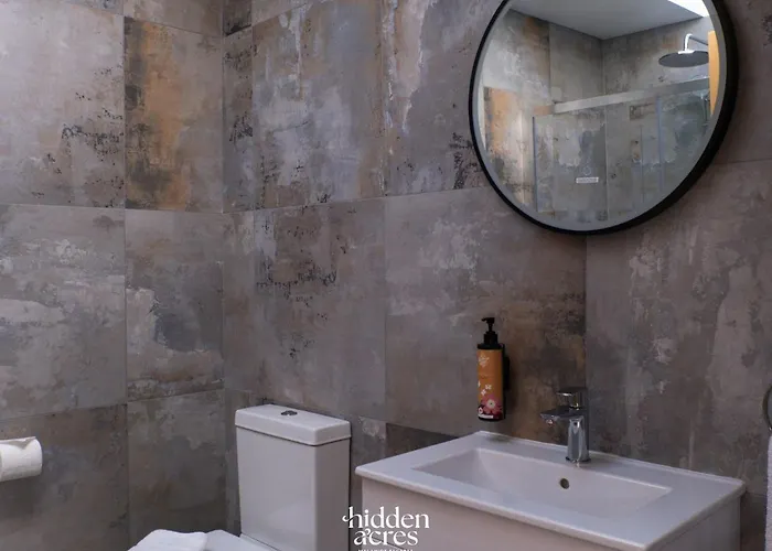 Гостевой дом Hidden Acres- With Double & Single Bed,