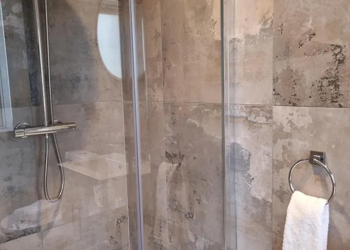 Gæstehus Hidden Acres- With Double & Single Bed,