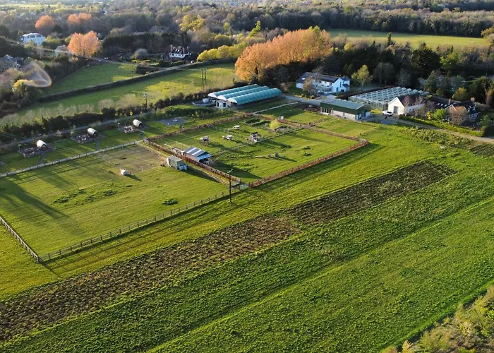 Hidden Acres- With Double & Single Bed, Gæstehus 3*