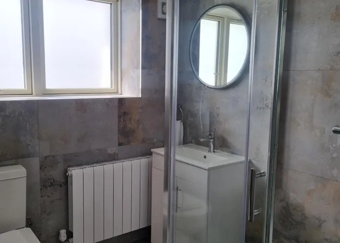 Гостевой дом Hidden Acres- With Double & Single Bed, 3*