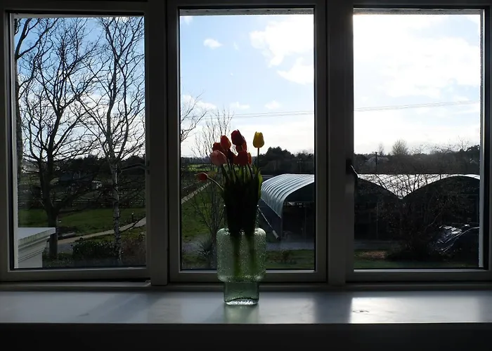 Hidden Acres- With Double & Single Bed, 3*