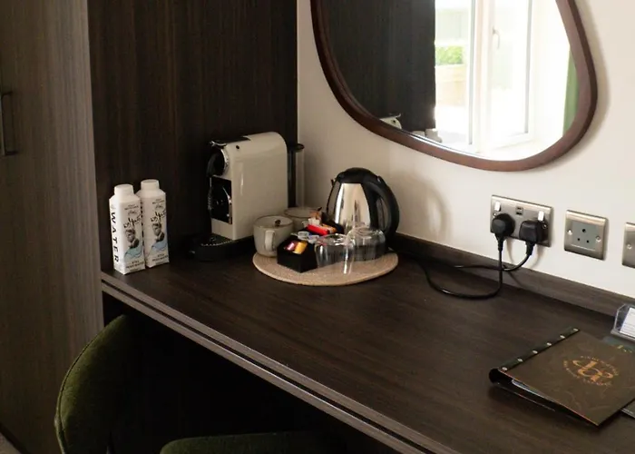 Hidden Acres- With Double & Single Bed, Гостевой дом 3*